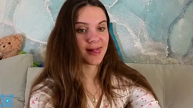 Snapshot of chloemilka chatting on 06-06-26, 06:34 chloemilka online show from 06-06-26, 06:34