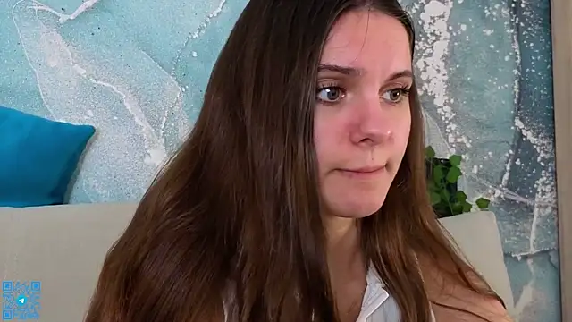 Snapshot of chloemilka chatting on 06-11-26, 06:28 chloemilka online show from 06-11-26, 06:28