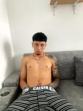 Stiven x0 online show from 11-23-25, 03:45