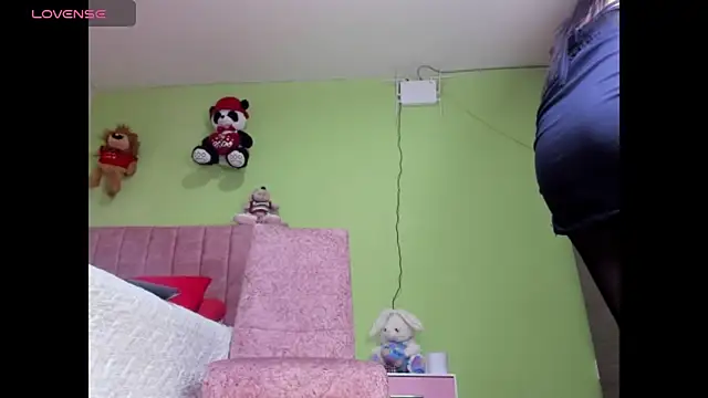 hot Dariana pantyhose online show from 10-11-25, 10:36