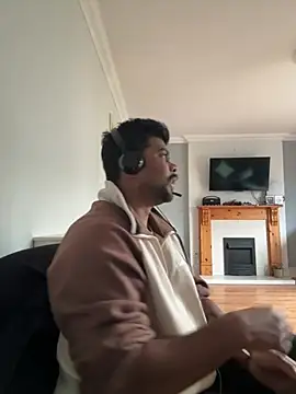 Snapshot of CrazyShashank chatting on 02-06-26, 12:41 CrazyShashank online show from 02-06-26, 12:41