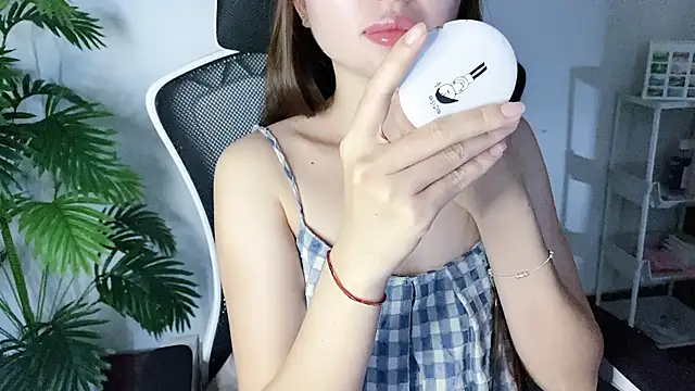 LiLi Sweetie online show from 09-15-25, 04:12