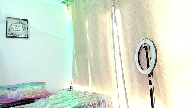 selena jhonson online show from 10-29-25, 02:19