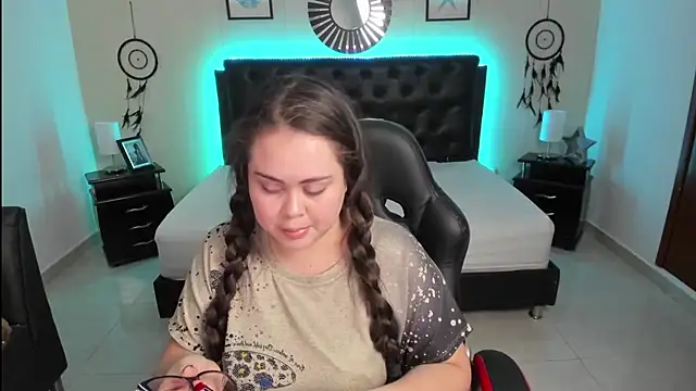 LolaVillalobos online show from 09-25-25, 03:05