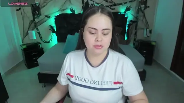 LolaVillalobos online show from 10-29-25, 11:34