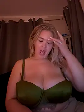 Snapshot of KaylaTrudi chatting on 09-21-25, 07:59 KaylaTrudi online show from 09-21-25, 07:59