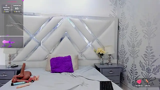 selenareyes online show from 09-24-25, 08:34