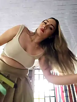 Snapshot of Natasanz chatting on 09-16-25, 08:43 Natasanz online show from 09-16-25, 08:43