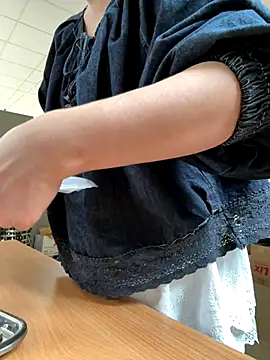 PhuongNhi21 online show from 10-14-25, 01:17