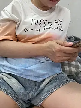 PhuongNhi21 online show from 10-16-25, 02:40