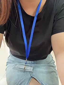 PhuongNhi21 online show from 11-07-25, 01:05