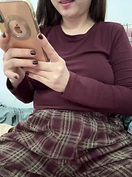 PhuongNhi21 online show from 12-15-25, 02:21