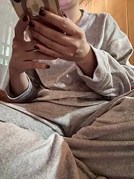 PhuongNhi21 online show from 12-21-25, 02:08