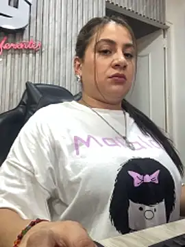 Snapshot of megvibes chatting on 10-17-25, 04:42 megvibes online show from 10-17-25, 04:42