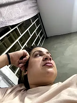 Snapshot of megvibes chatting on 11-13-25, 12:53 megvibes online show from 11-13-25, 12:53