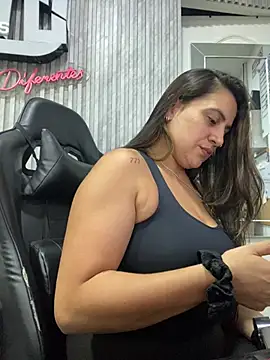 Snapshot of megvibes chatting on 01-16-26, 10:36 megvibes online show from 01-16-26, 10:36