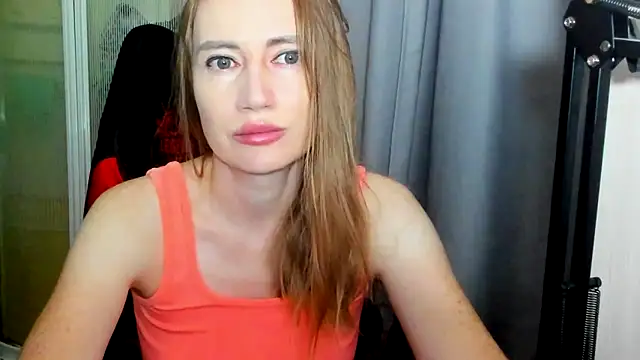 Snapshot of JessFoxxx chatting on 06-13-26, 02:42 JessFoxxx online show from 06-13-26, 02:42