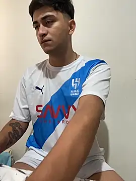 Tavinho067 online show from 10-27-25, 05:17