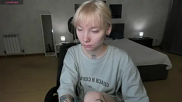 Snapshot of tattoo_art_baby chatting on 11-28-25, 01:19 tattoo art baby online show from 11-28-25, 01:19