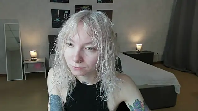 Snapshot of tattoo_art_baby chatting on 12-05-25, 01:36 tattoo art baby online show from 12-05-25, 01:36