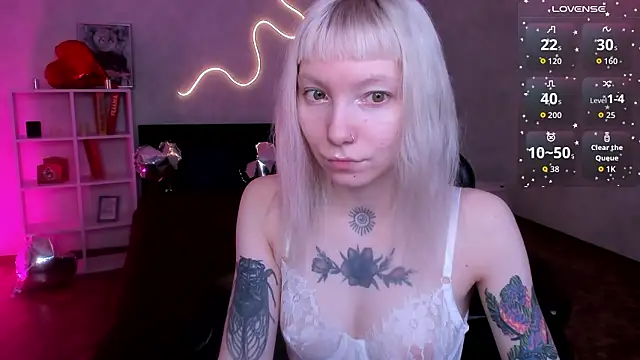 Snapshot of tattoo_art_baby chatting on 02-14-26, 01:13 tattoo art baby online show from 02-14-26, 01:13