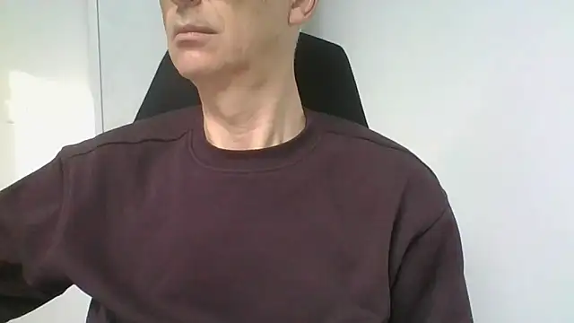 Snapshot of Sensor2000 chatting on 02-02-26, 08:24 Sensor2000 online show from 02-02-26, 08:24