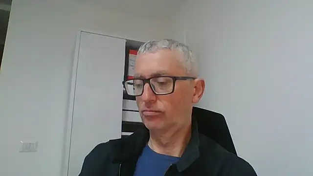 Snapshot of Sensor2000 chatting on 02-27-26, 10:15 Sensor2000 online show from 02-27-26, 10:15