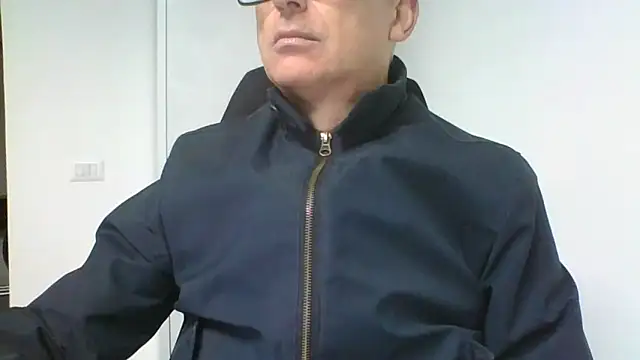 Snapshot of Sensor2000 chatting on 03-11-26, 07:25 Sensor2000 online show from 03-11-26, 07:25