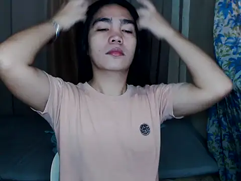 Snapshot of Simple_Martina chatting on 12-18-25, 01:22 Simple Martina online show from 12-18-25, 01:22