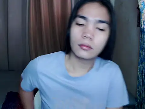 Snapshot of Simple_Martina chatting on 12-19-25, 02:07 Simple Martina online show from 12-19-25, 02:07