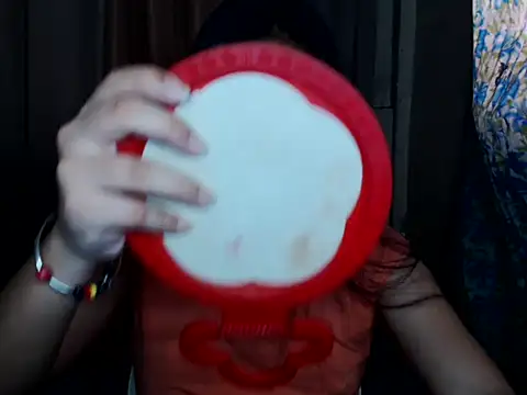 Snapshot of Simple_Martina chatting on 12-20-25, 02:40 Simple Martina online show from 12-20-25, 02:40