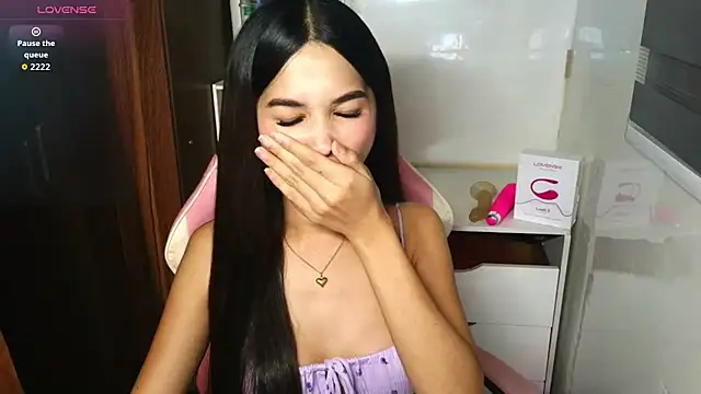 Snapshot of sweetleigh18 chatting on 11-08-25, 06:51 sweetleigh18 online show from 11-08-25, 06:51