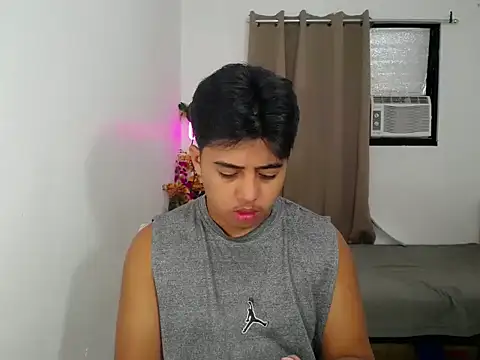 Hugecock2hundle intown online show from 11-12-25, 04:51