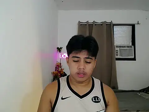 Hugecock2hundle intown online show from 11-15-25, 06:48