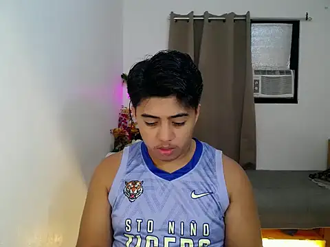 Hugecock2hundle intown online show from 11-23-25, 09:20