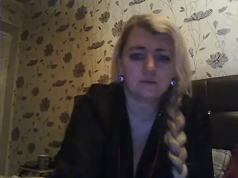 SmileCamille online show from 12-01-25, 01:27