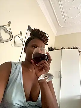 Snapshot of Goddessberry chatting on 01-11-26, 02:22 Goddessberry online show from 01-11-26, 02:22