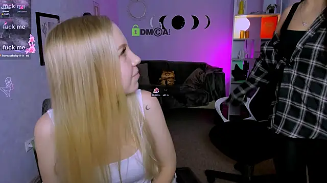 Snapshot of miki-niki chatting on 09-25-25, 01:15 miki-niki online show from 09-25-25, 01:15