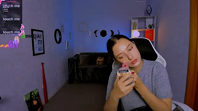 Snapshot of miki-niki chatting on 09-26-25, 05:44 miki-niki online show from 09-26-25, 05:44