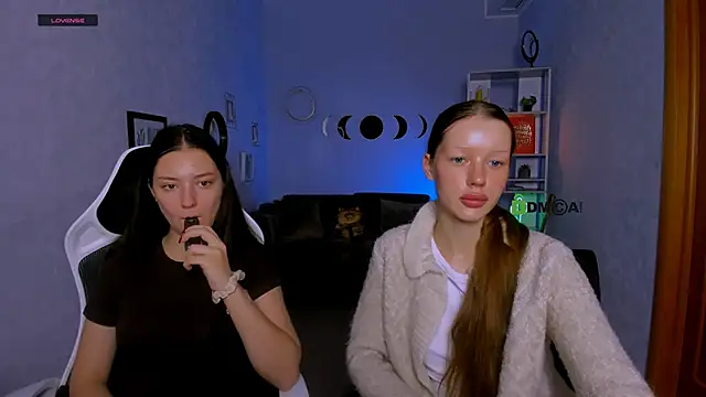 Snapshot of miki-niki chatting on 09-30-25, 05:45 miki-niki online show from 09-30-25, 05:45