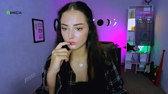 Snapshot of miki-niki chatting on 10-07-25, 11:40 miki-niki online show from 10-07-25, 11:40