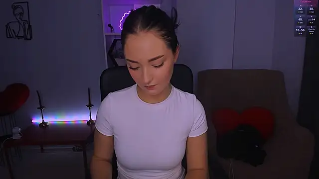 Snapshot of miki-niki chatting on 11-14-25, 10:47 miki-niki online show from 11-14-25, 10:47