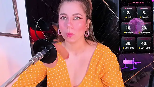 Snapshot of abby_blond_ chatting on 11-27-25, 12:07 abby blond online show from 11-27-25, 12:07