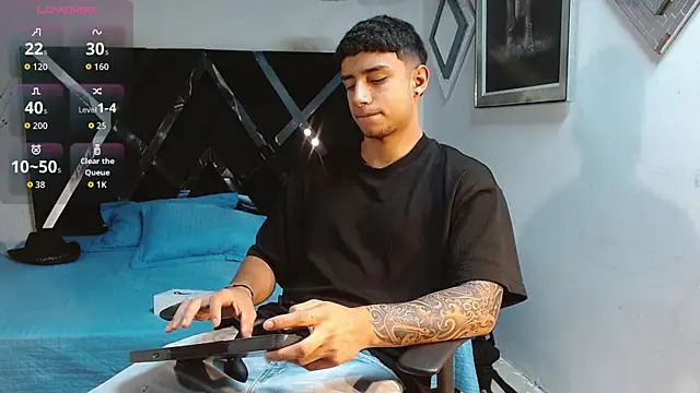 Snapshot of jaze_bradley chatting on 09-19-25, 11:44 jaze bradley online show from 09-19-25, 11:44