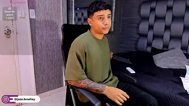 Snapshot of jaze_bradley chatting on 09-20-25, 11:22 jaze bradley online show from 09-20-25, 11:22