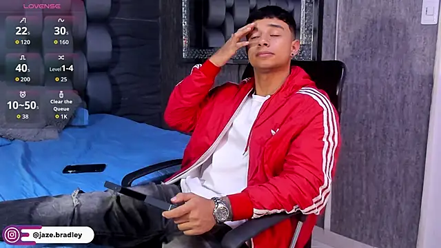 Snapshot of jaze_bradley chatting on 09-30-25, 11:37 jaze bradley online show from 09-30-25, 11:37