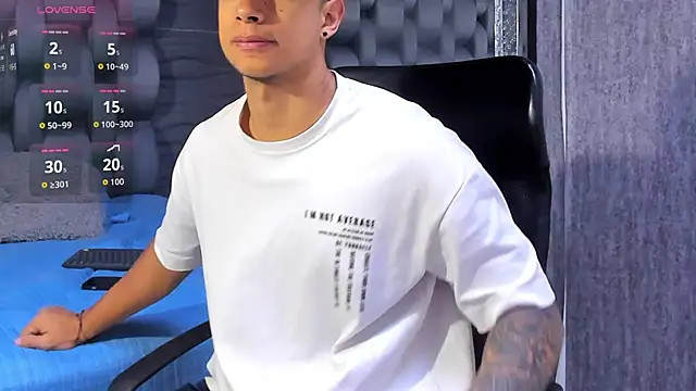 Snapshot of jaze_bradley chatting on 10-06-25, 11:18 jaze bradley online show from 10-06-25, 11:18