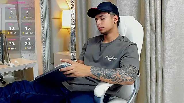 Snapshot of jaze_bradley chatting on 10-11-25, 11:42 jaze bradley online show from 10-11-25, 11:42