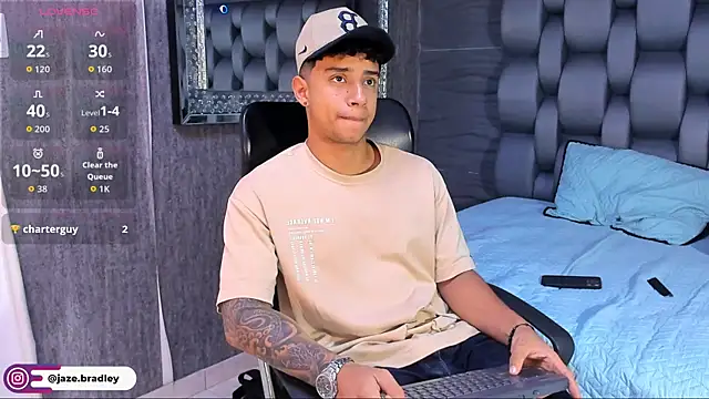 Snapshot of jaze_bradley chatting on 10-15-25, 11:43 jaze bradley online show from 10-15-25, 11:43