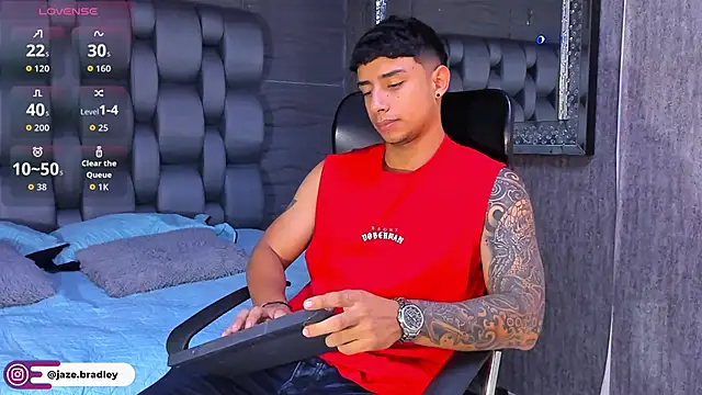 Snapshot of jaze_bradley chatting on 10-16-25, 11:44 jaze bradley online show from 10-16-25, 11:44